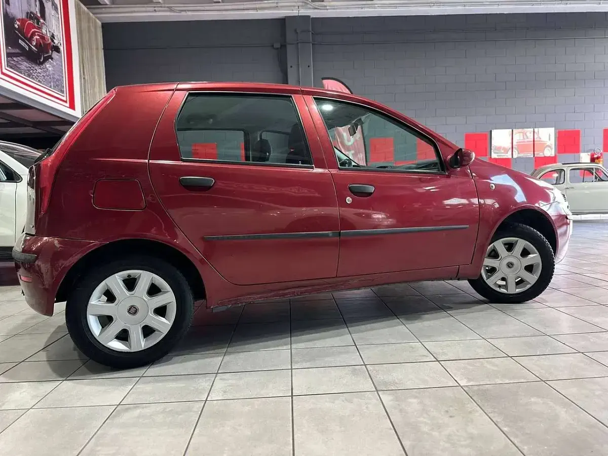 Usata Fiat Punto Emotion 95 CV (69 kW) 2004 Rosso Utilitaria