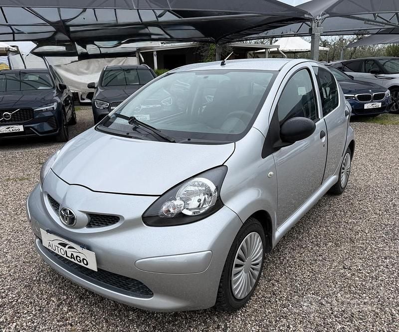 Usata Toyota Aygo Sol 67 CV (49 kW) 2008 Grigio Utilitaria