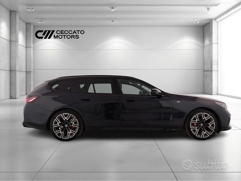 Usata BMW i5 M Sport 289 kW (394 CV) 2024 Nero Station wagon