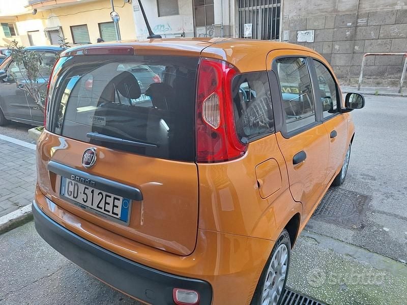 Usata Fiat Panda Lounge 69 CV (50 kW) 2020 Arancione Berlina