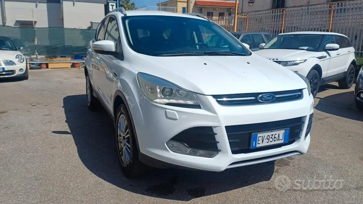 Usata Ford Kuga Titanium 163 CV (119 kW) 2015 Bianco SUV