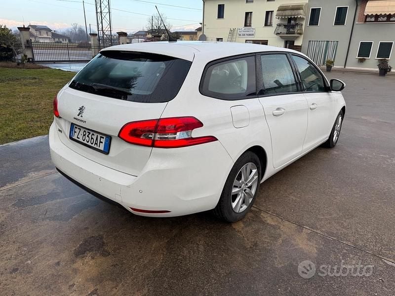 Usata Peugeot 308 Active 130 CV (95 kW) 2020 Bianco Station wagon