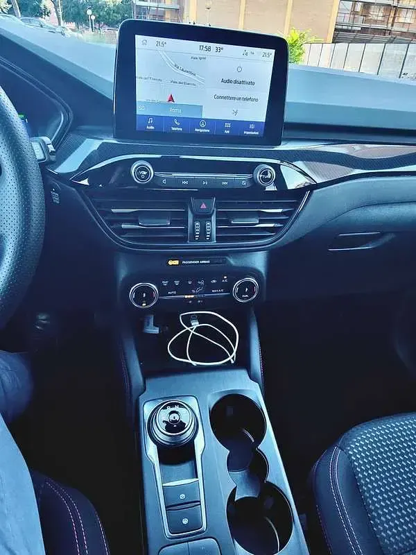 Usata Ford Kuga ST-Line 190 CV (139 kW) 2023 Grigio SUV