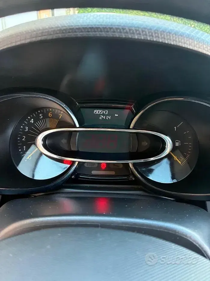 Usata Renault Clio 73 CV (53 kW) 2014 Grigio Utilitaria