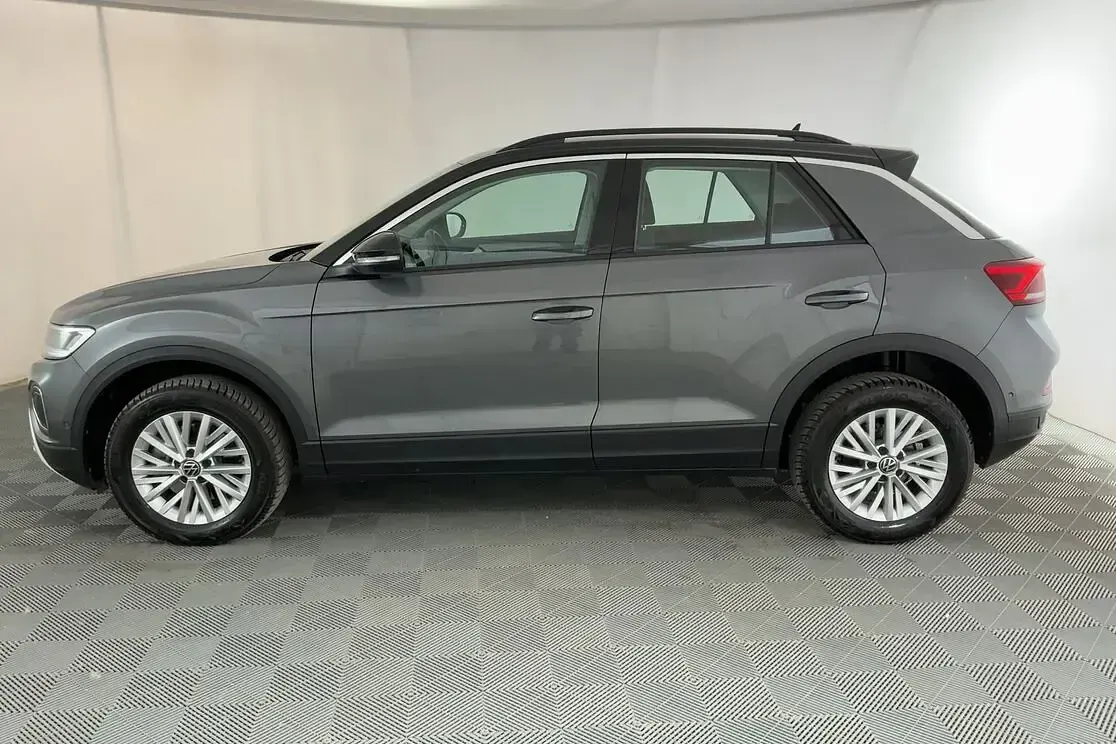 Usata VW T-Roc Life 150 CV (110 kW) 2024 Grigio SUV