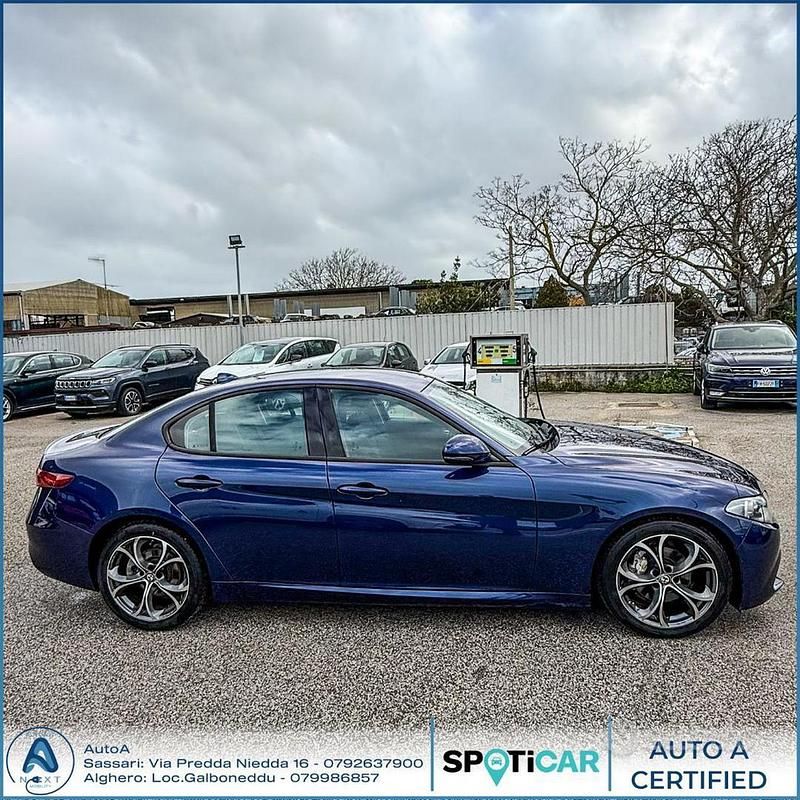 Usata Alfa Romeo Giulia 150 CV (110 kW) 2017 Blu Berlina