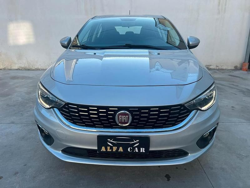 Usata Fiat Tipo Lounge 120 CV (88 kW) 2019 Argento Berlina