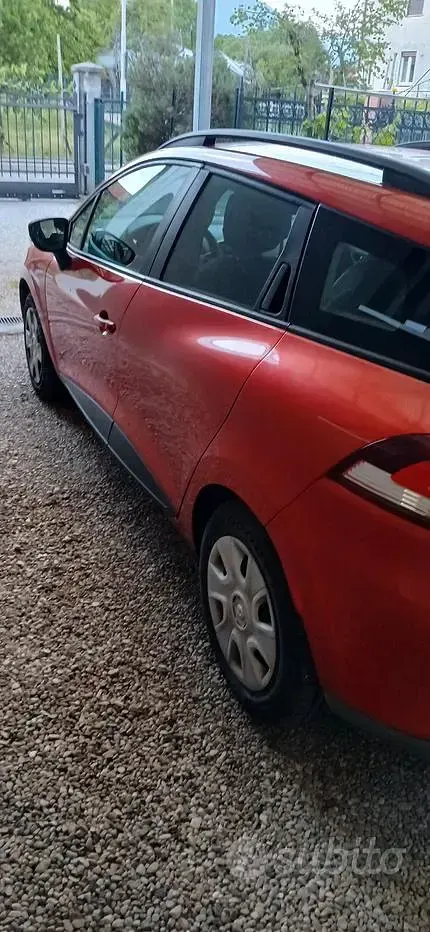 Usata Renault Clio 75 CV (55 kW) 2015 Rosso Station wagon