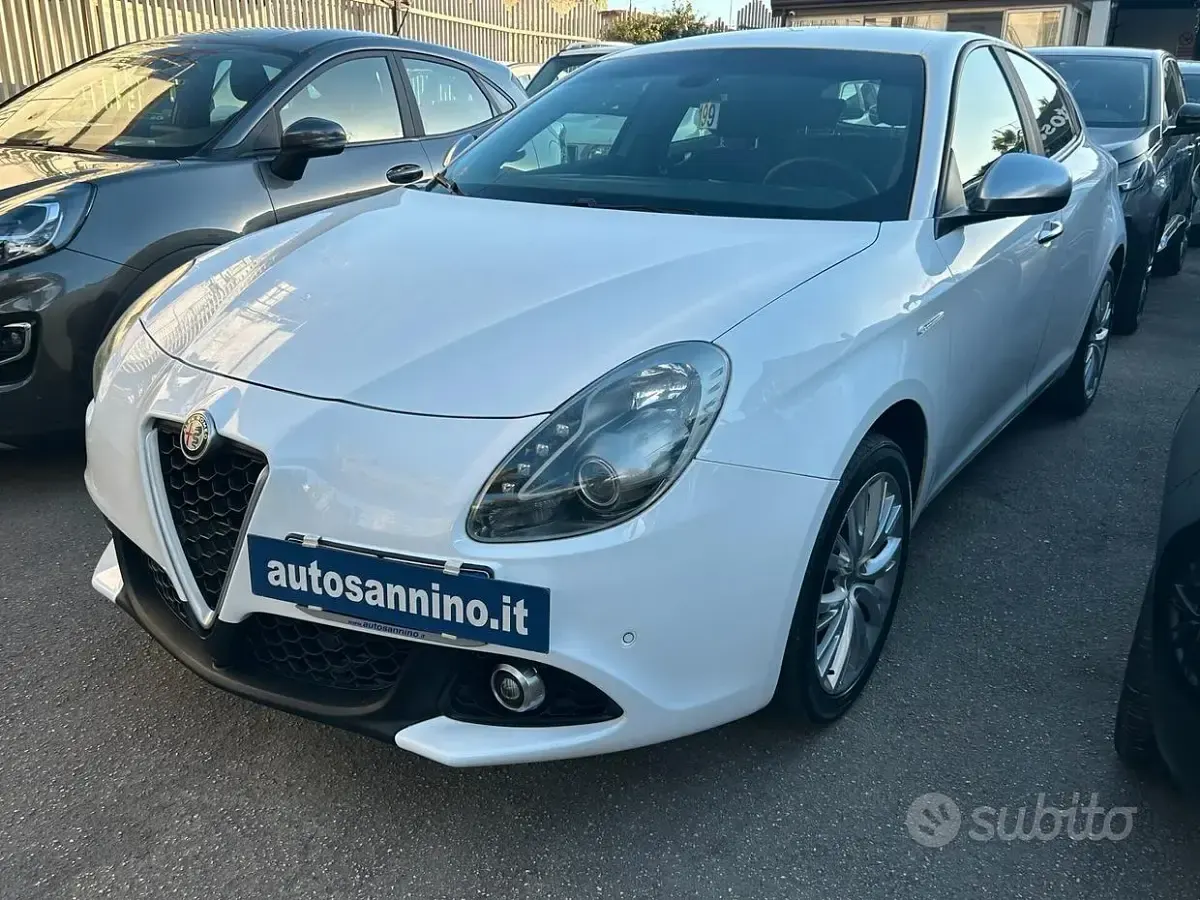 Usata Alfa Romeo Giulietta Super 120 CV (88 kW) 2018 Bianco Utilitaria