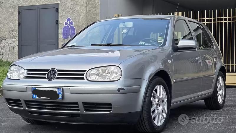 Usata VW Golf IV Highline 105 CV (77 kW) 2003 Grigio Berlina