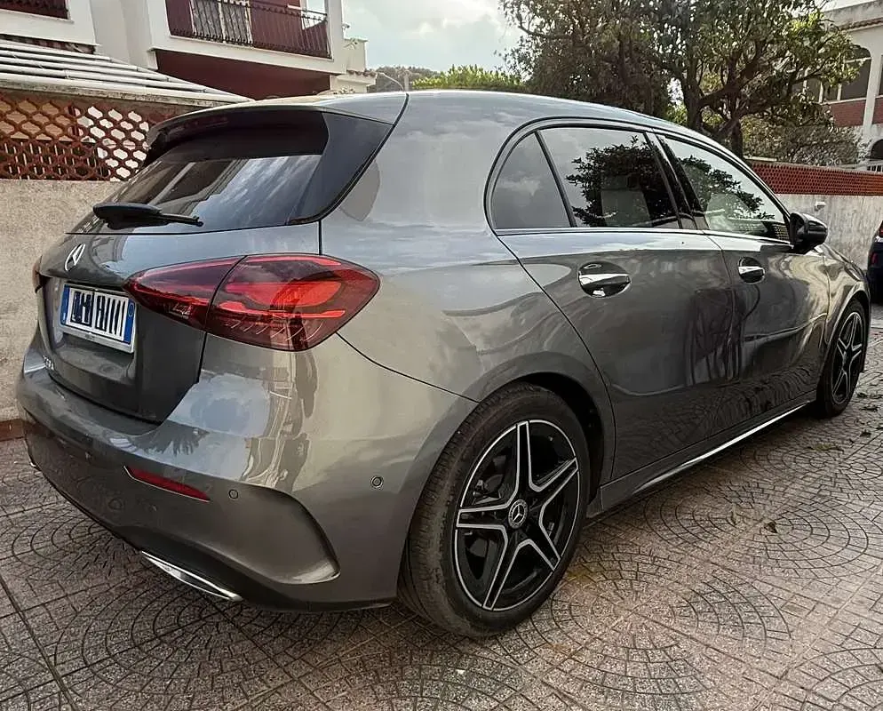 Usata Mercedes A200 AMG line 150 CV (110 kW) 2025 Grigio Berlina