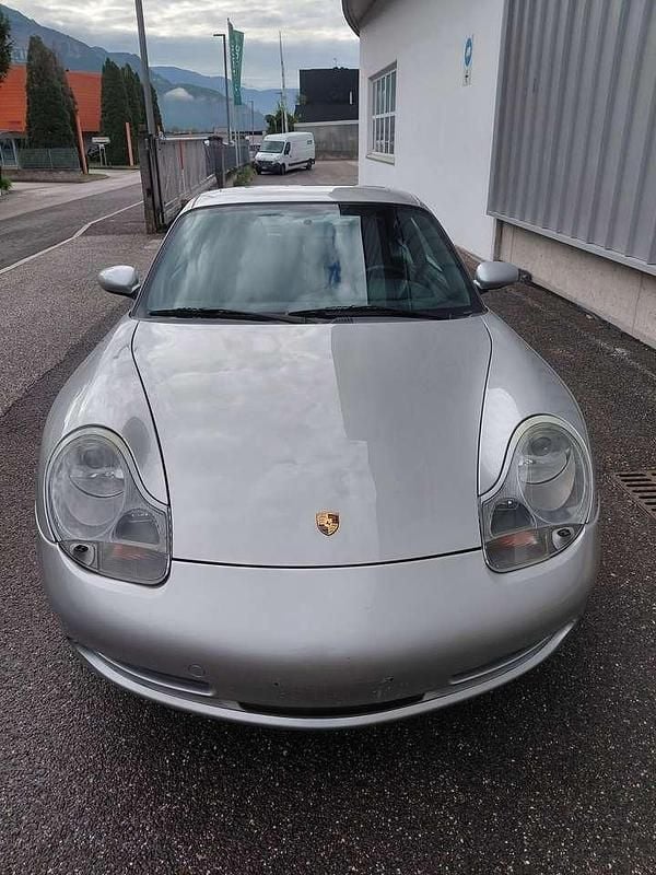 Usata Porsche 911 Carrera 4 300 CV (220 kW) 2000 Argento Coupé