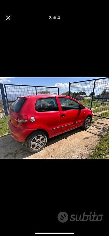 Usata VW Fox 54 CV (39 kW) 2006 Rosso Utilitaria