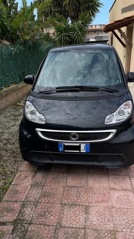 Usata Smart ForTwo Coupé 61 CV (44 kW) 2011 Utilitaria