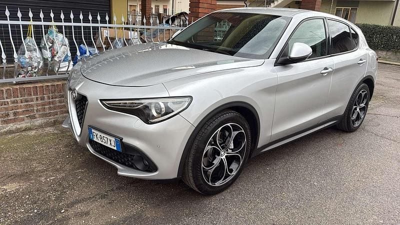 Usata Alfa Romeo Stelvio Business 179 CV (131 kW) 2017 SUV