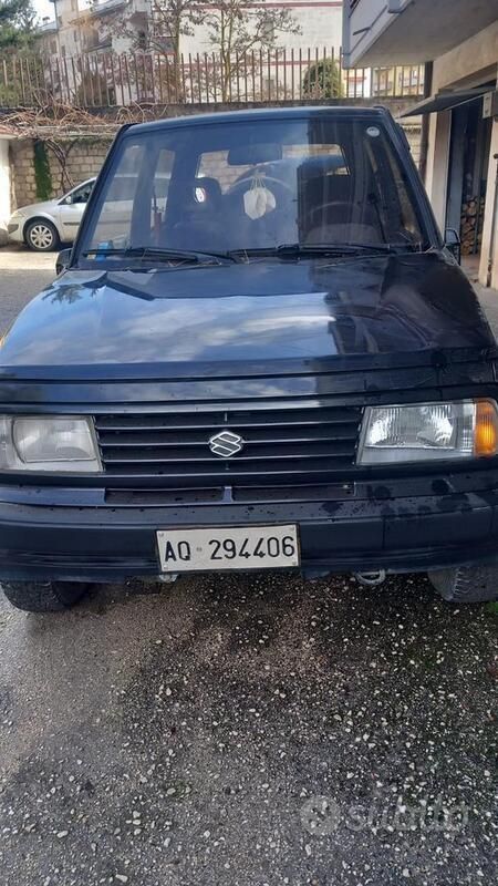 Usata Suzuki Vitara 75 CV (55 kW) 1992 Nero SUV