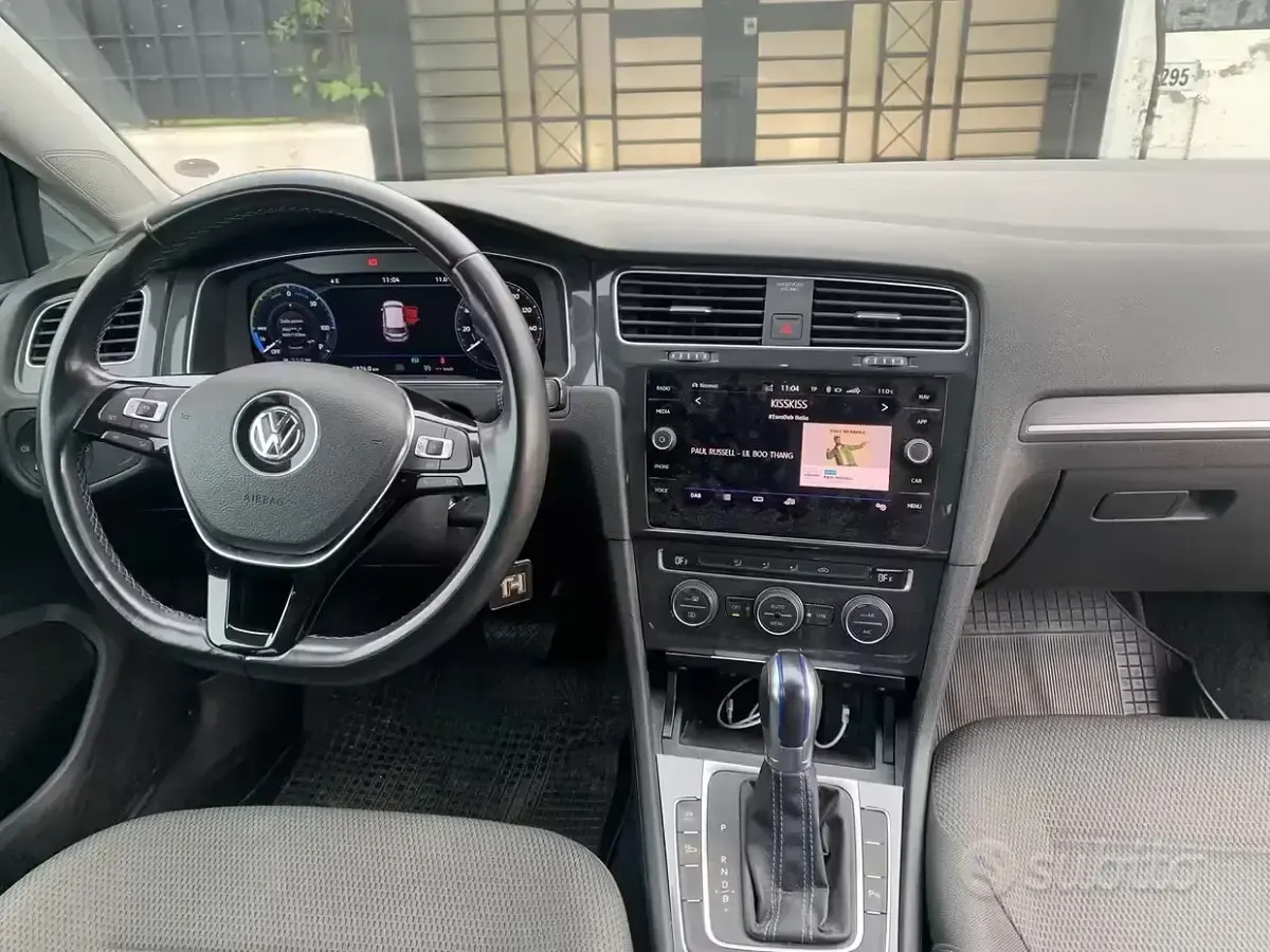 Usata VW e-Golf 100 kW (136 CV) 2019 Grigio Utilitaria