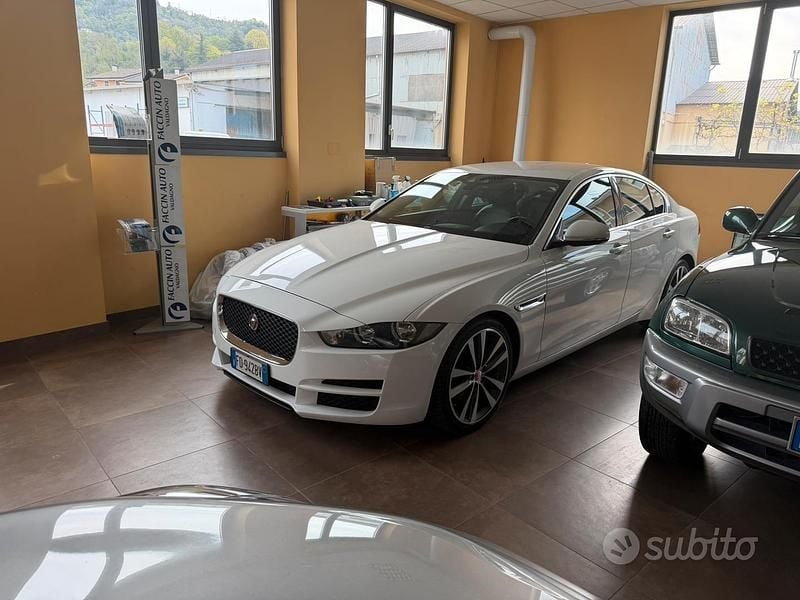 Usata Jaguar XE 180 CV (132 kW) 2016 Berlina