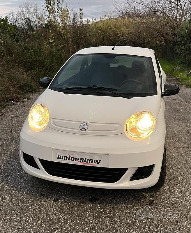 Bianco Usata 2022 Aixam Minauto Due volumi | 7500 € - Immagine 1/4