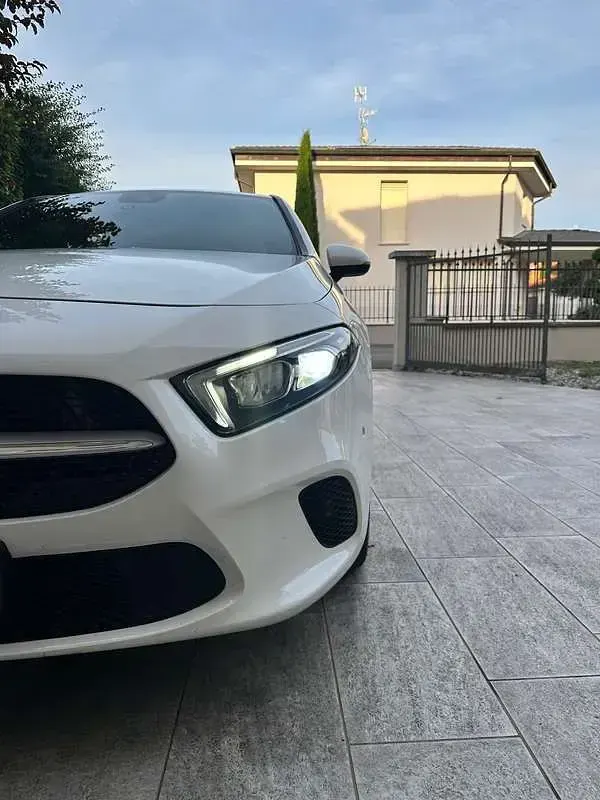Usata Mercedes A180 116 CV (85 kW) 2019 Bianco Berlina