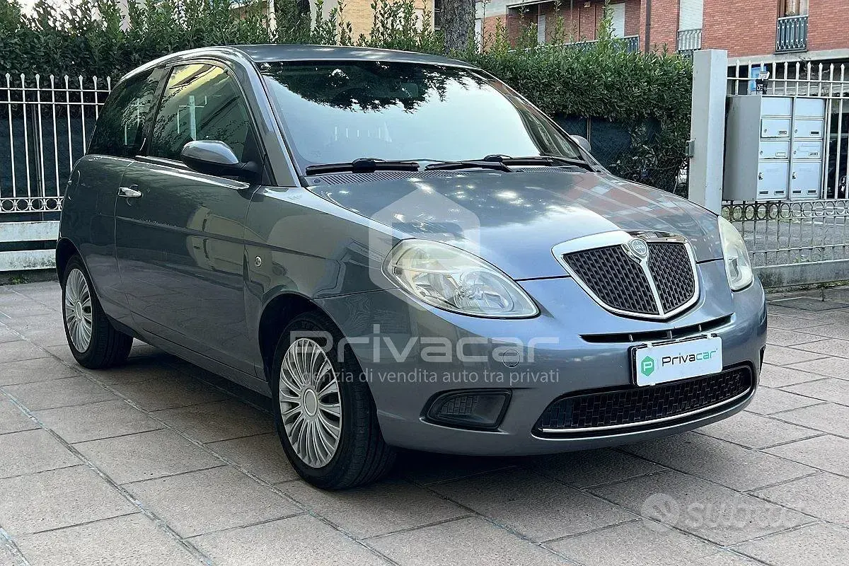 Usata Lancia Ypsilon 60 CV (44 kW) 2008 Grigio Utilitaria