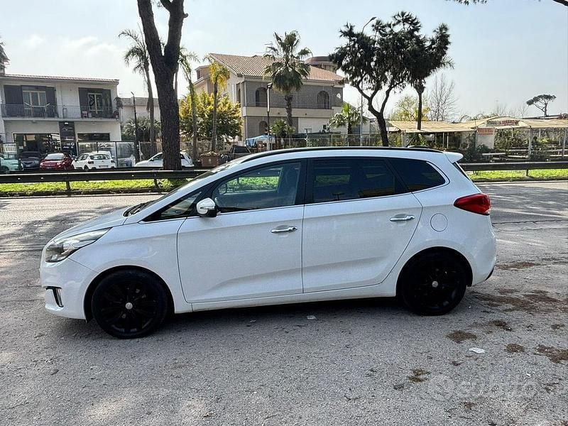 Usata Kia Carens 2014 Bianco Monovolume