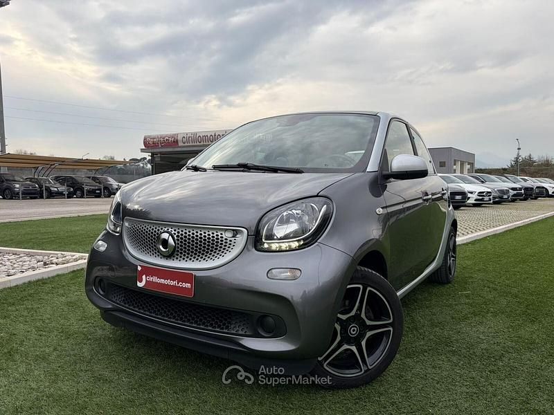 Usata Smart ForFour Passion 90 CV (66 kW) 2018 Grigio Utilitaria