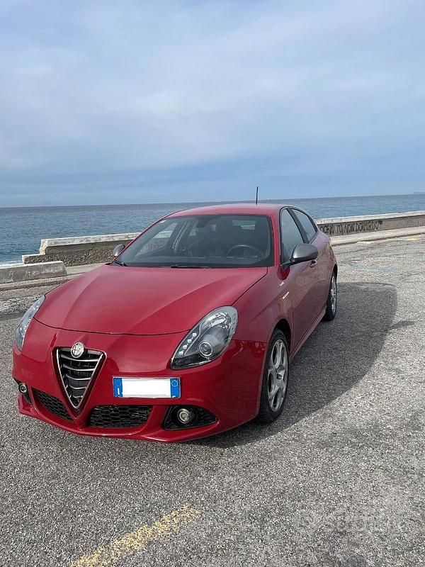 Usata Alfa Romeo Giulietta Sprint 120 CV (88 kW) 2015 Rosso Utilitaria