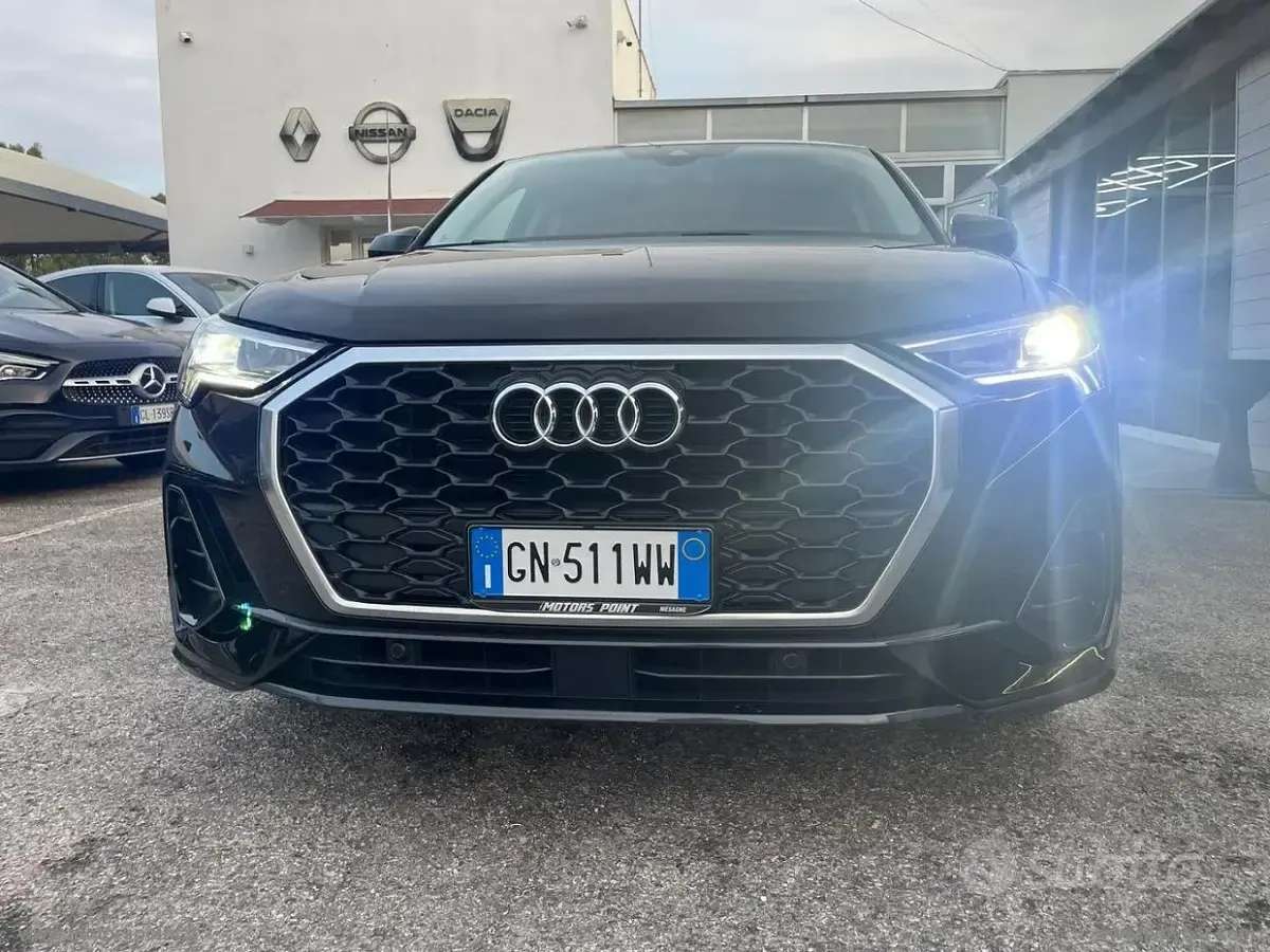 Usata Audi Q3 Sportback Business Plus 150 CV (110 kW) 2023 Nero SUV