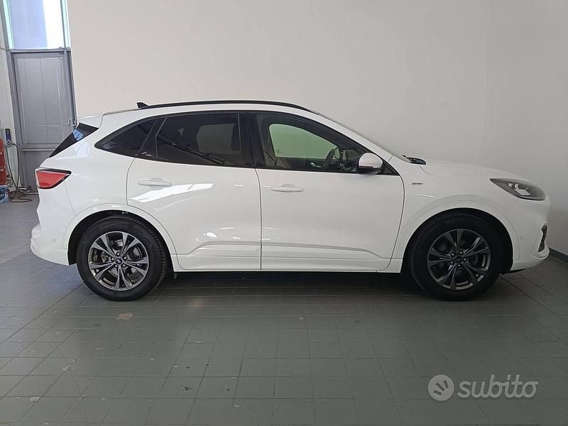 Usata Ford Kuga ST 119 CV (87 kW) 2021 Bianco SUV