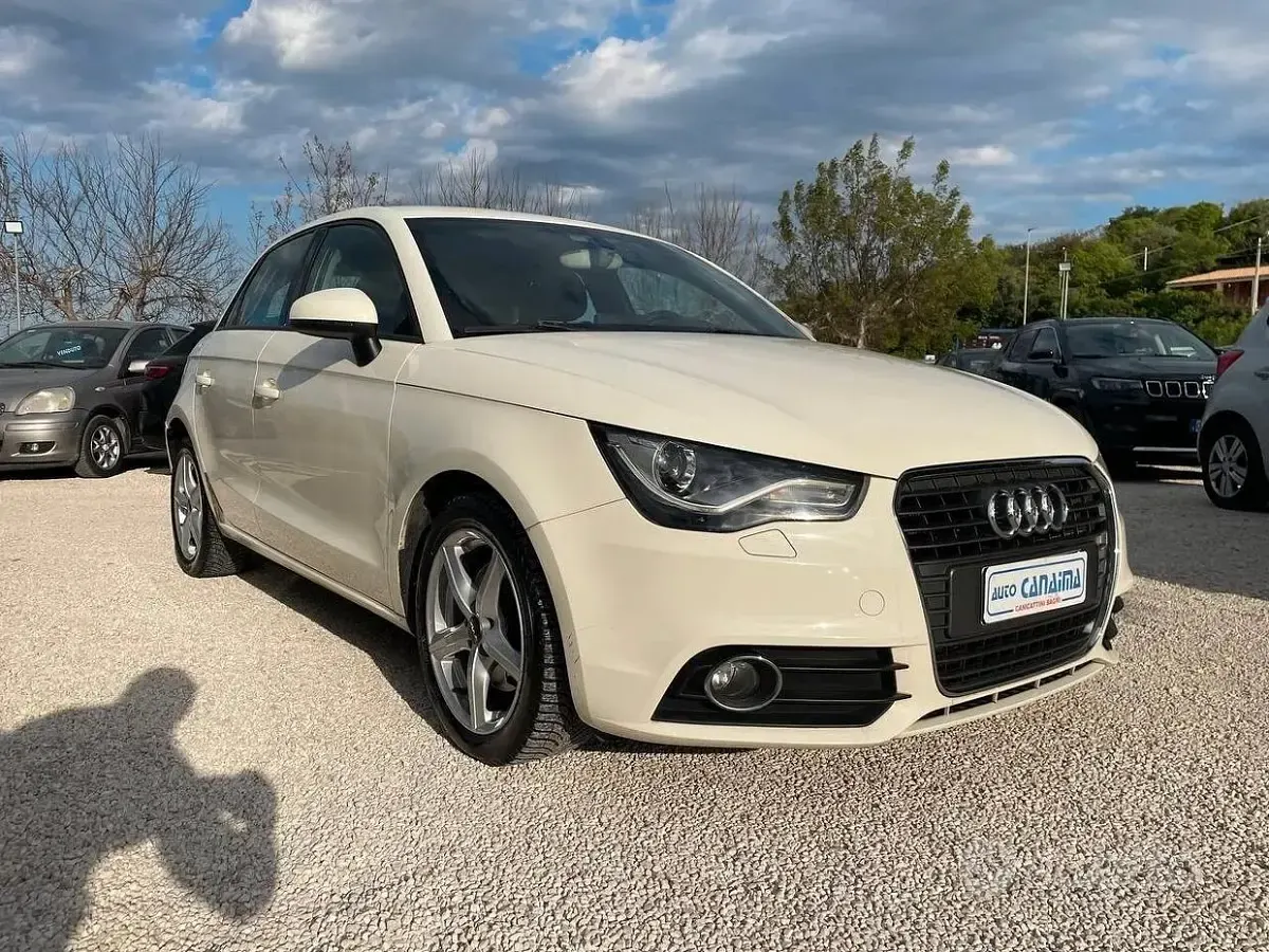 Usado Audi A1 105 CV (77 kW) 2013 Blanco Utilitario