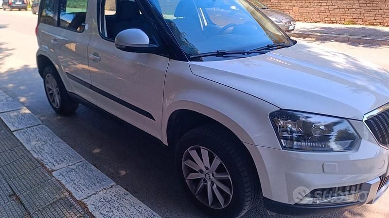 Usata Skoda Yeti 105 CV (77 kW) 2016 Bianco SUV