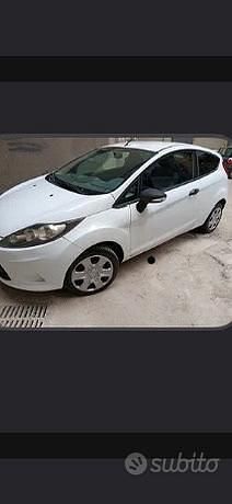 Usata Ford Fiesta 68 CV (50 kW) 2009 Bianco Berlina