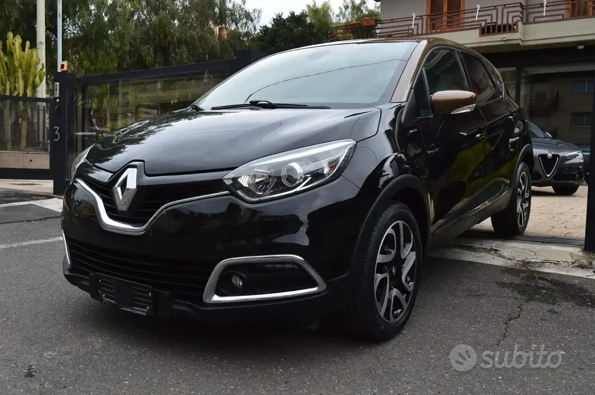 Usata Renault Captur Intens 110 CV (80 kW) 2016 Nero SUV