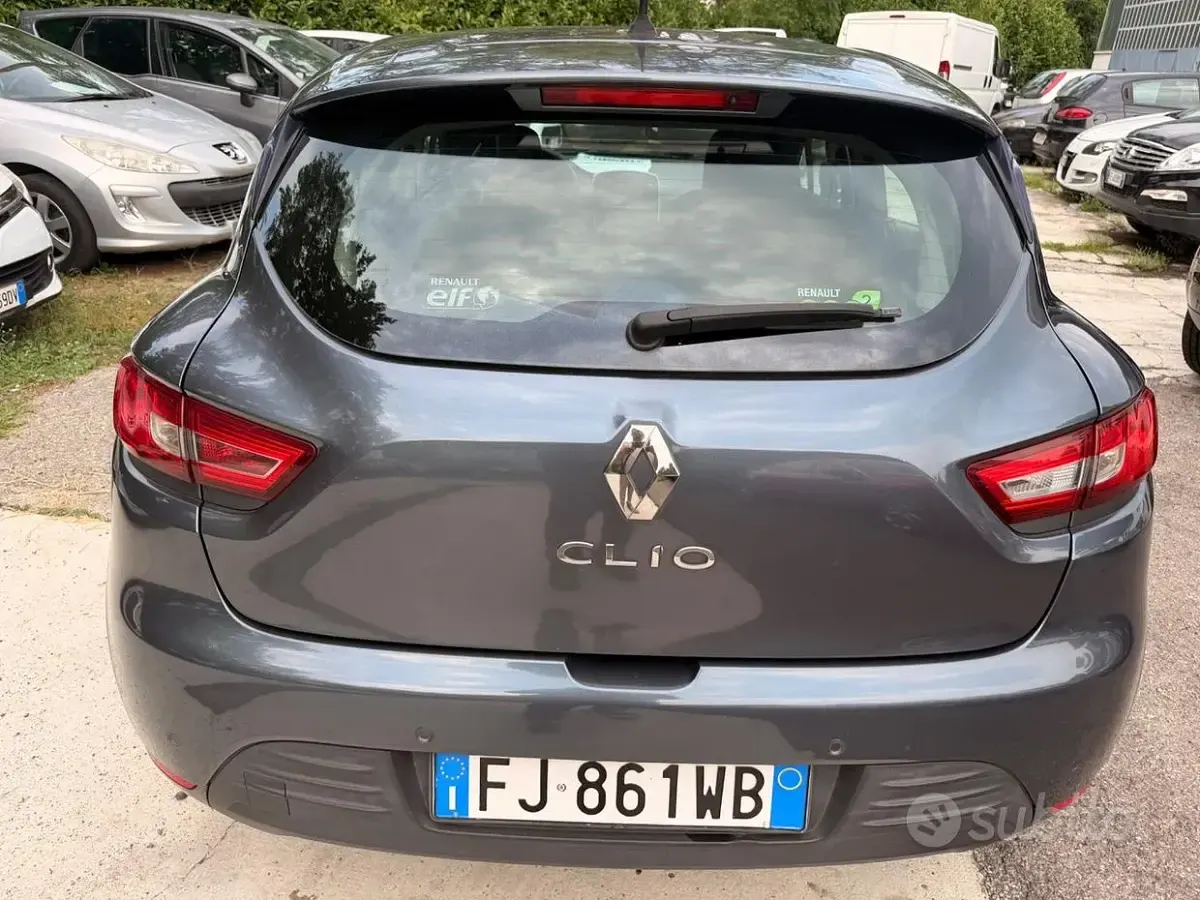 Usata Renault Clio IV Intens 75 CV (55 kW) 2017 Grigio Berlina