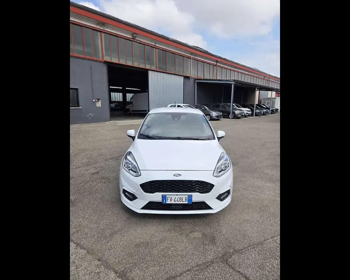 Usata Ford Fiesta 86 CV (63 kW) 2019 Bianco Utilitaria