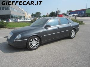 Lancia thesis 3 2 v6 emblema usata 04 picture