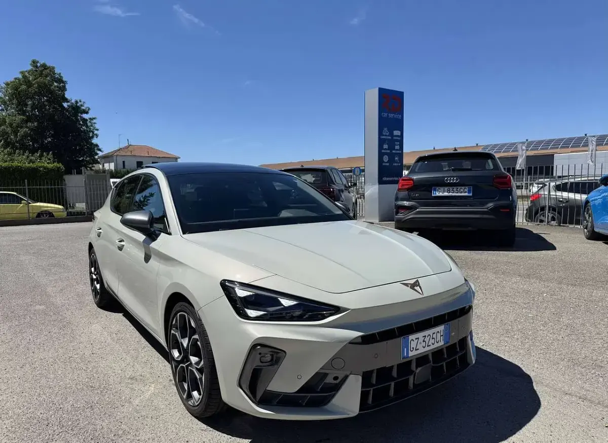 Usata Cupra Leon 150 CV (110 kW) 2025 Taiga grey Berlina