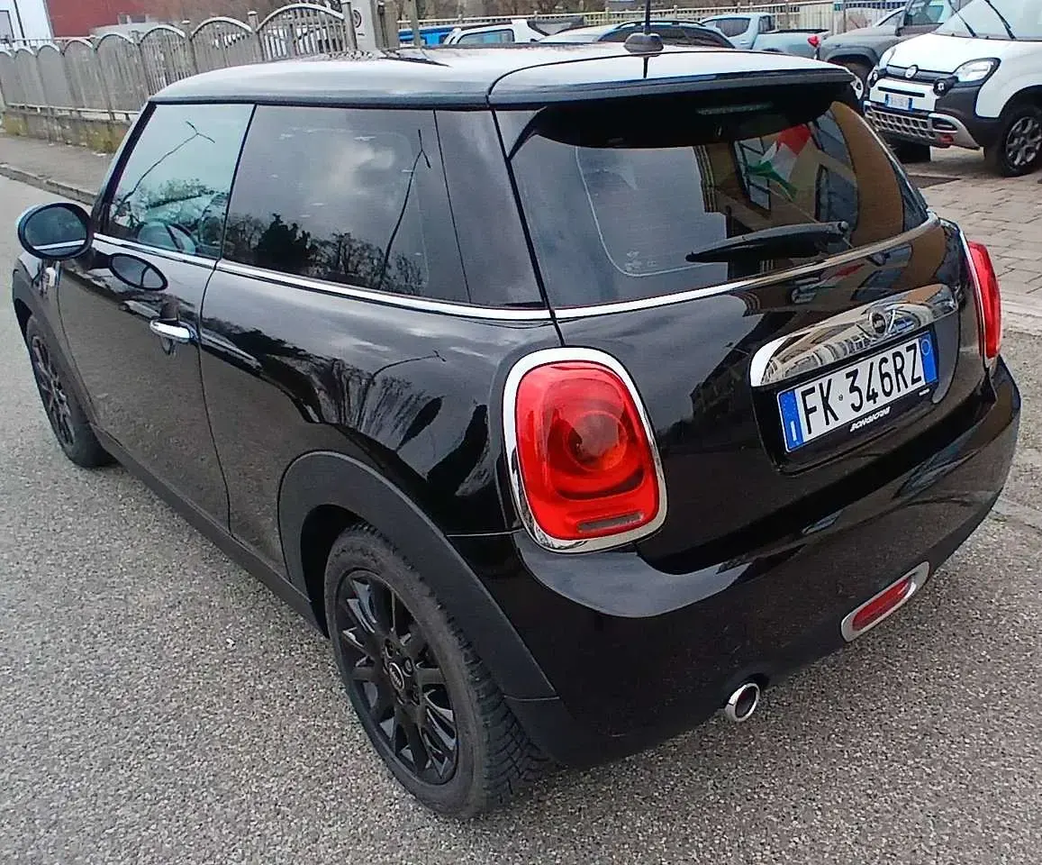 Usata Mini One D 95 CV (69 kW) 2017 Vernice pastello Utilitaria