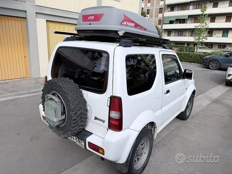 Usata Suzuki Jimny 86 CV (63 kW) 2011 Bianco SUV