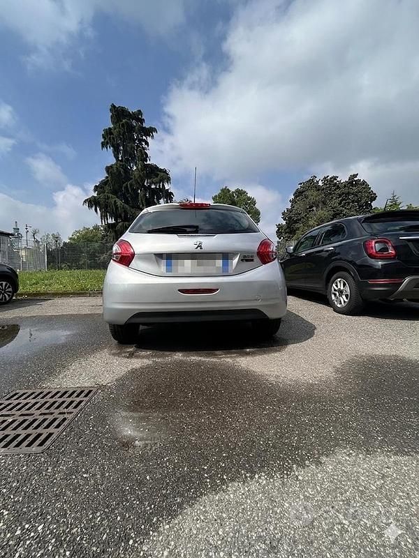 Usata Peugeot 208 2015 Grigio Utilitaria