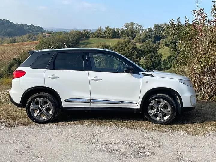 Usata Suzuki Vitara 120 CV (88 kW) 2016 Bianco Berlina