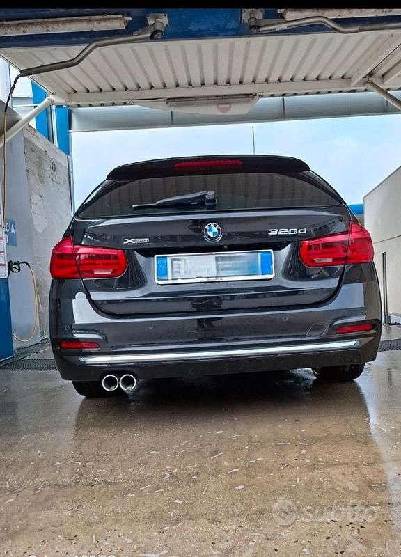 Usata BMW 320 Luxury Line 190 CV (139 kW) 2016 Nero Station wagon