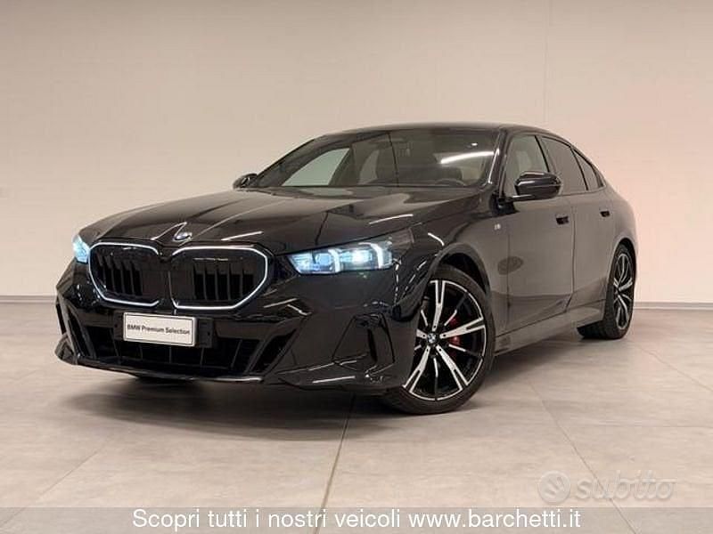 Nero Usata 2024 BMW 520 Comfort Edition Tre volumi | 57.900 € (Molto cara) - Immagine 1/4