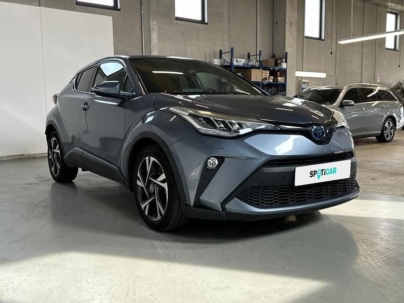 Second-hand Toyota C-HR 122 CP (89 kW) 2023 Albastru SUV
