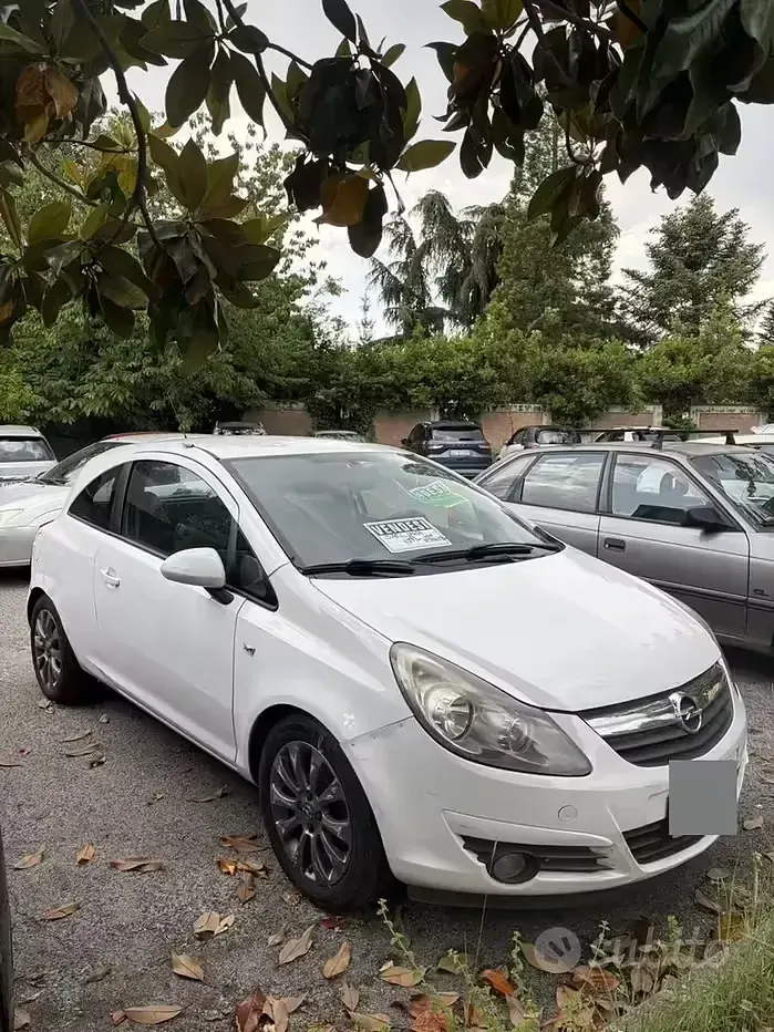 Usata Opel Corsa 80 CV (58 kW) 2010 Bianco Utilitaria