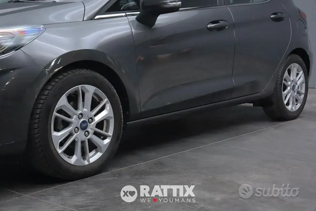 Usata Ford Fiesta 125 CV (91 kW) 2022 Grigio Utilitaria