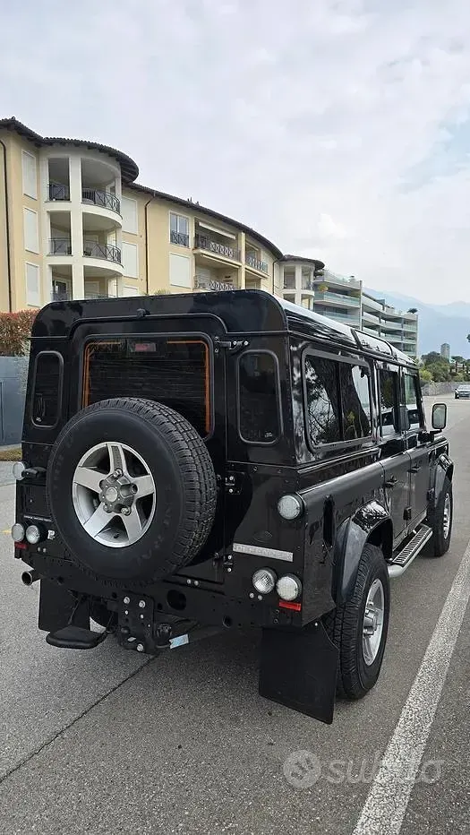 Usata Land Rover Defender 68 CV (50 kW) 2008 Nero SUV
