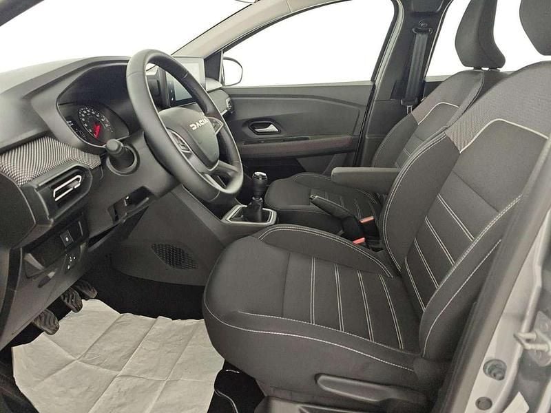 Usata Dacia Sandero Journey 91 CV (66 kW) 2025 Grigio Utilitaria