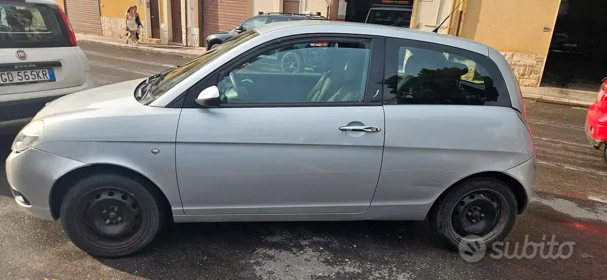 Usata Lancia Ypsilon 90 CV (66 kW) 2008 Grigio Utilitaria